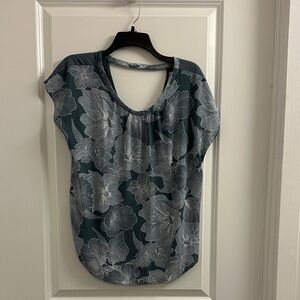 LOFT Floral Short Sleeve Top